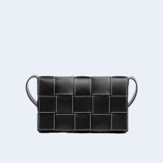 보테가 베네타 카세트백 내추럴 스티치 블랙